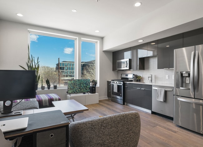 Foto del edificio - 1800 E 4th St