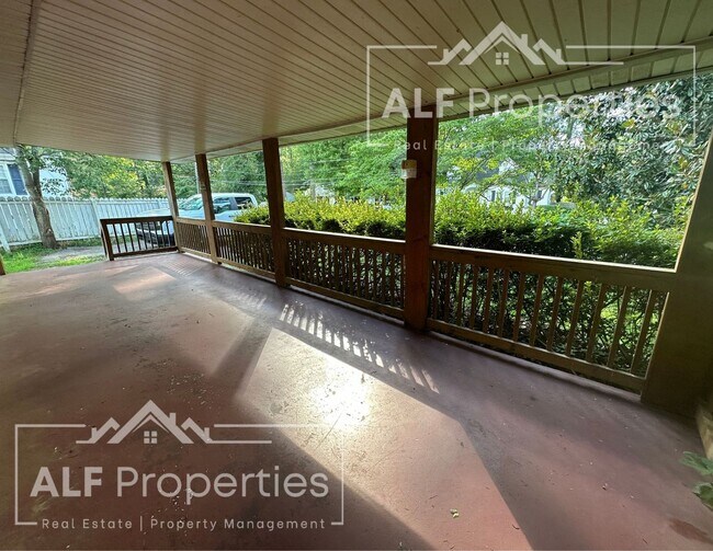 Foto del edificio - 2435 Westover Dr