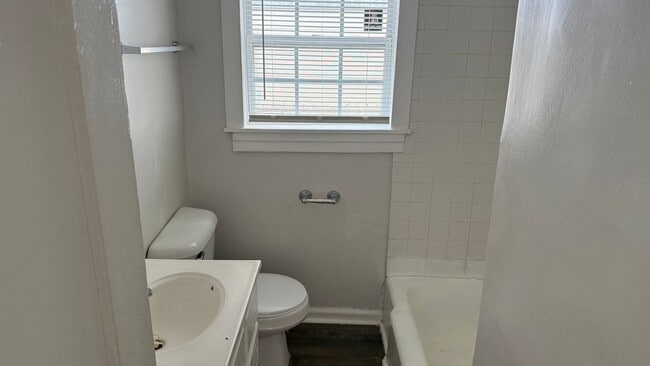 Building Photo - 2100 Patch St