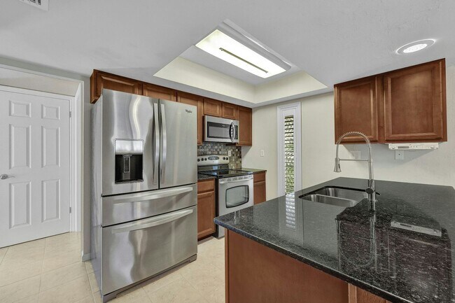 Foto del edificio - 4280 Island Cir