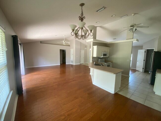 Foto del edificio - 6568 Fern St