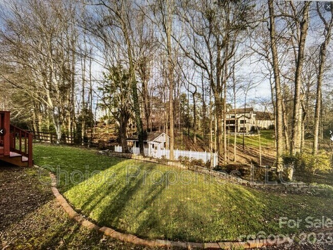 Building Photo - 923 Somersby Ln