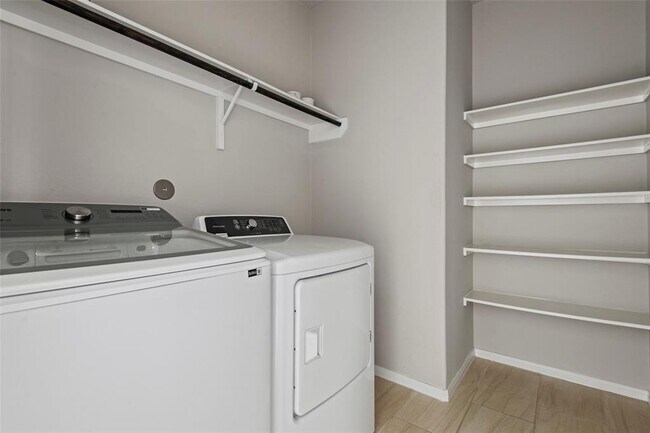 Foto del edificio - 14102 N Wind Cave Ct