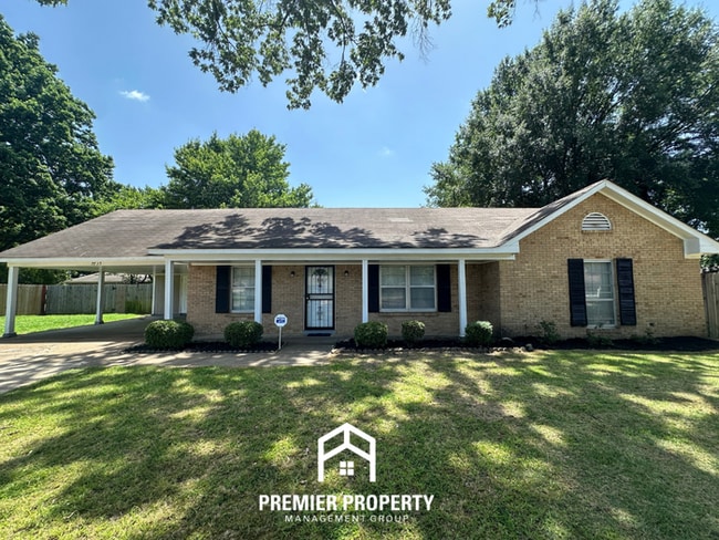 Gorgeous 4BR/2BA Bartlett Home with Brick Fireplace & Spacious Fenced Yard! - Gorgeous 4BR/2BA Bartlett Home with Brick Fireplace & Spacious Fenced Yard!