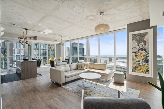 Building Photo - 88 Blue Jays Way