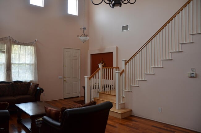 Building Photo - 7089 Sale Ave