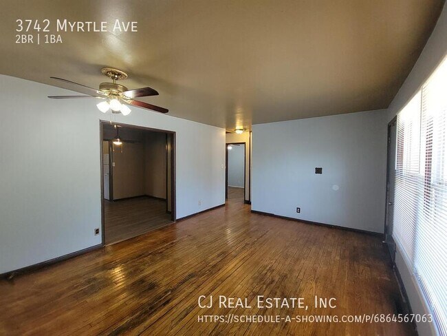 Foto del edificio - 3742 Myrtle Ave