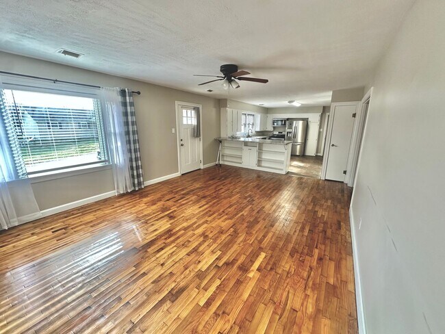 Building Photo - 3 bed 1.5 bath in Benton