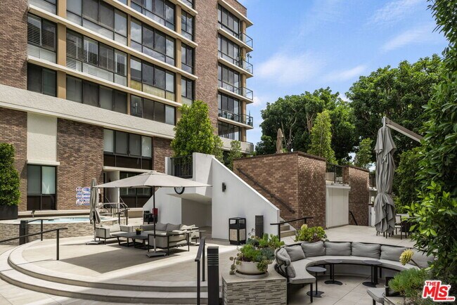 Foto del edificio - 211 S Spalding Dr