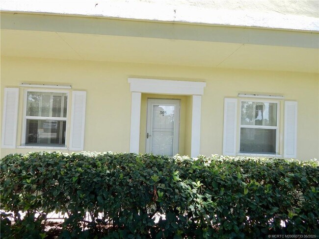 Building Photo - 1600 SE St Lucie Blvd