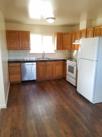 Building Photo - 2 bedroom in South San Francisco CA 94080