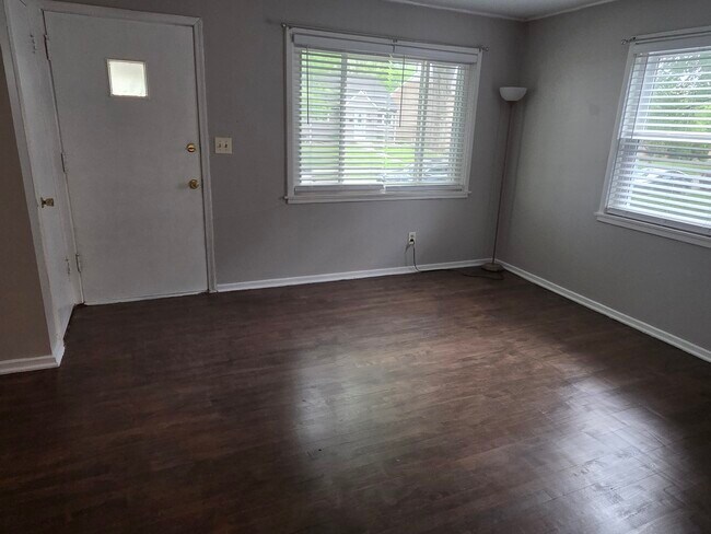 Living room - 869 Palmer Rd
