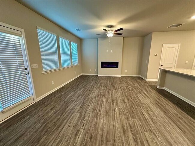 Foto del edificio - 380 Whitetail Cir