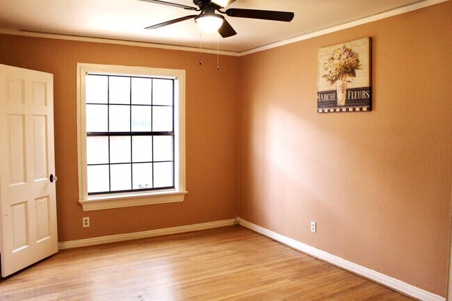 Foto del edificio - 2512 Welborn St