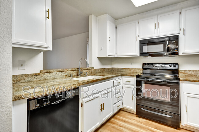 Foto del edificio - 4564 Waterville Dr