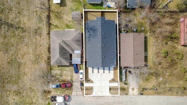 Building Photo - 5201 Fairchild St