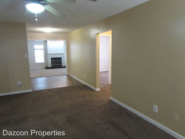 Foto del edificio - 215 Creek View Rd