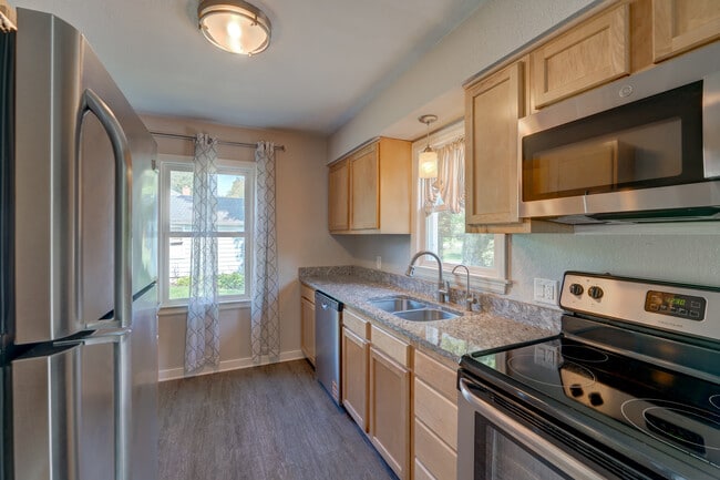 Foto del edificio - 5212 Midmoor Rd