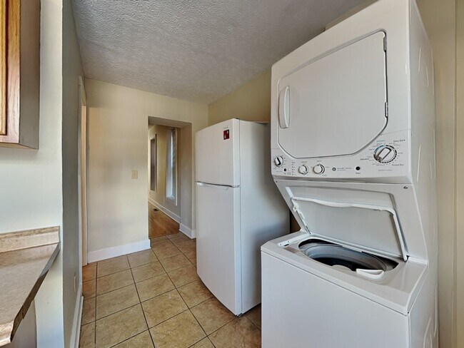 Foto del edificio - 1365 Indianola Ave