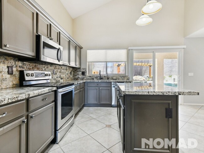Building Photo - 3 Bed+, 3 Bath Single Family Home in Phoenix