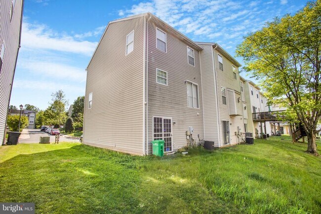 Foto del edificio - 9820 Berrywood Ct