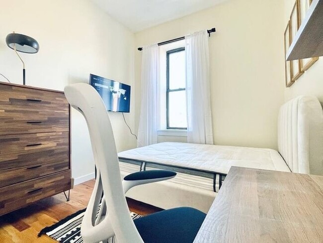 Photo - Furnished room/NOT APARTMENT