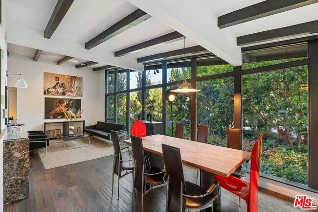 Foto del edificio - 8581 Appian Way