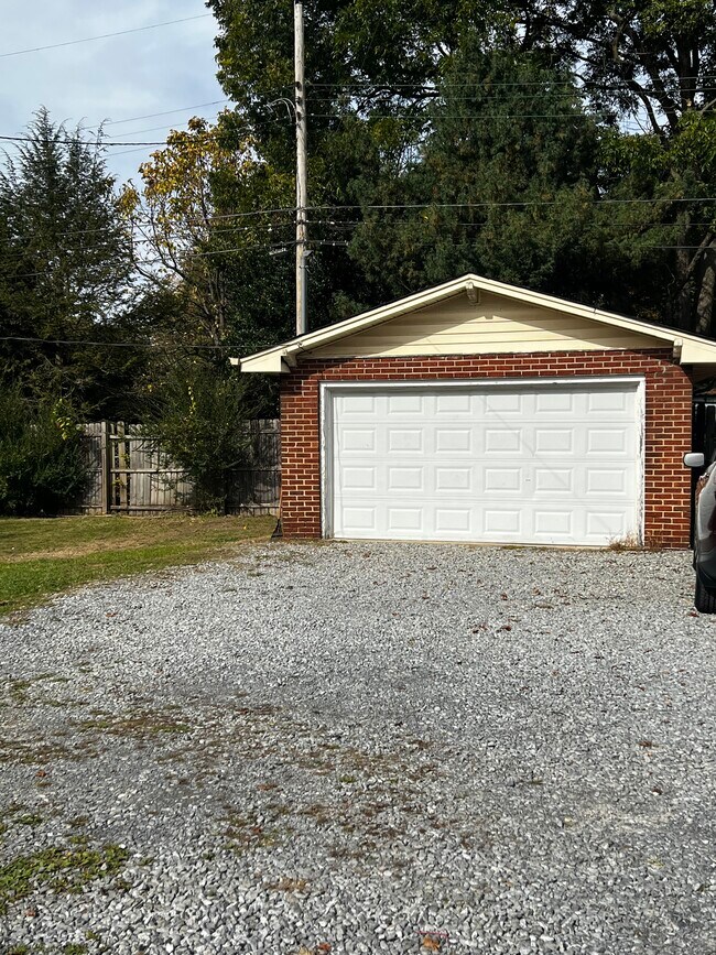 Building Photo - 342 Highland Ave