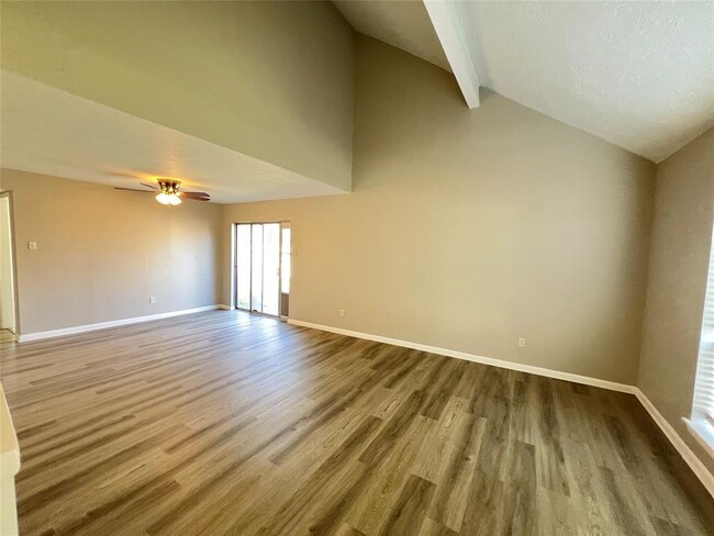 Building Photo - 23819 Creek Ridge Dr