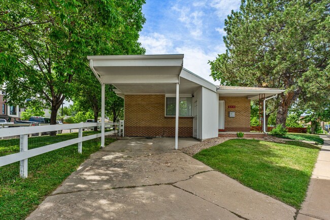 Building Photo - Beautiful Duplex in Historic Downtown Litt...