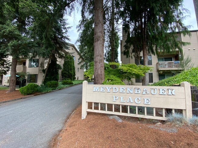 Building Photo - 520 100th Ave SE