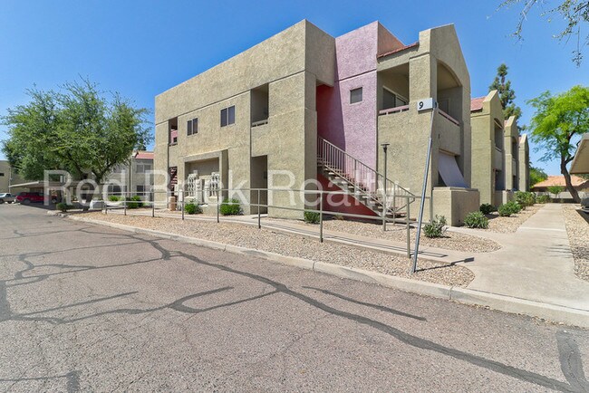 Foto del edificio - 1295 N Ash St