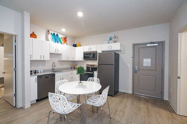 Fully Equipped Kitchen - WaterWalk Plymouth