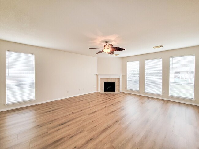 Foto del edificio - 7902 Feather Springs Dr