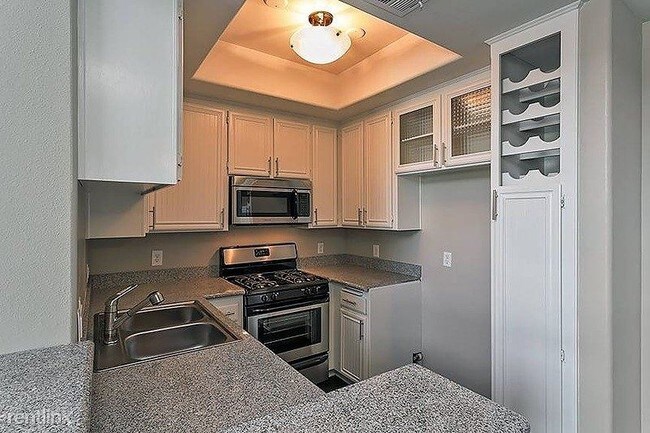 Building Photo - 6925 Kittyhawk Ave