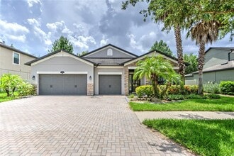 Building Photo - 1122 Oakcrest Dr