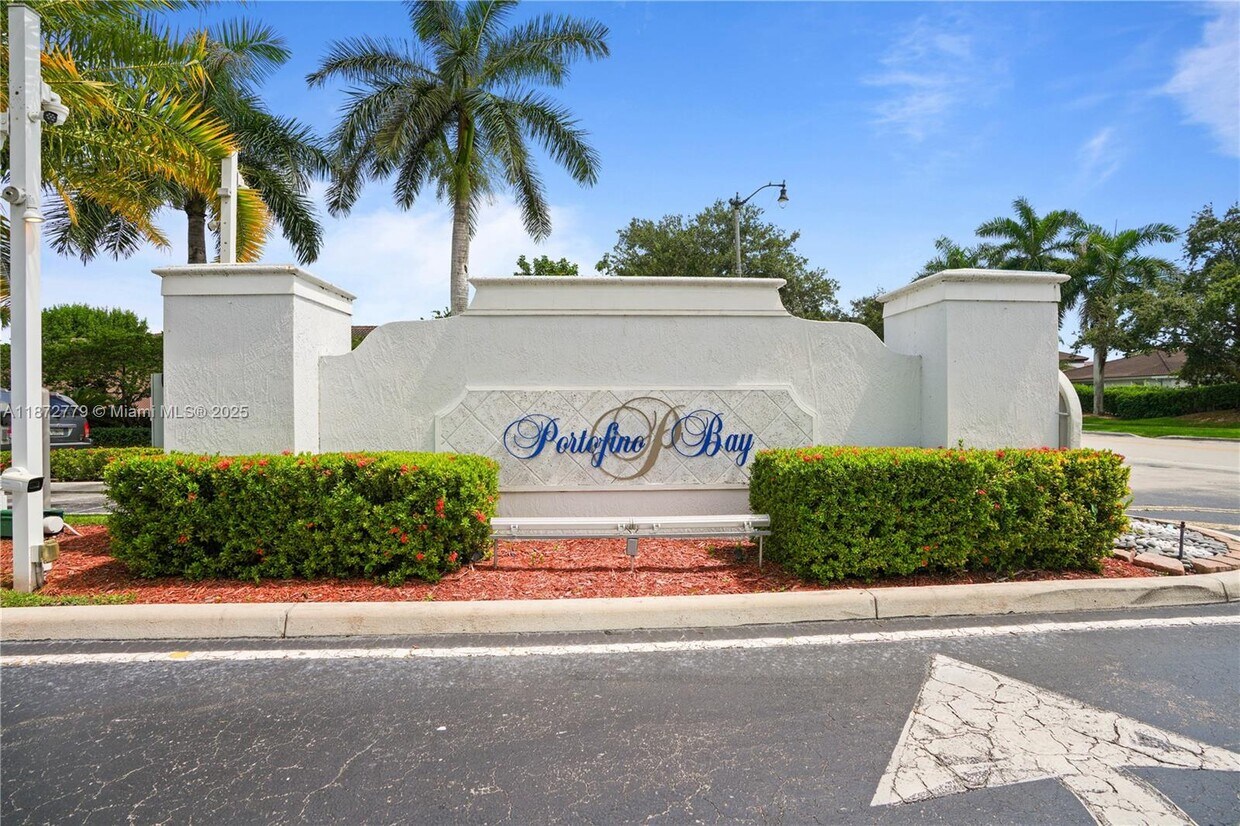 Foto principal - 3708 NE 22nd Pl