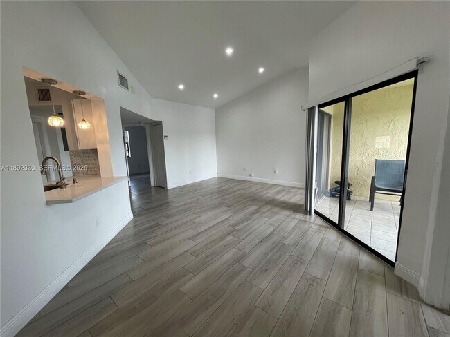 Foto del edificio - 1042 Adams Ave