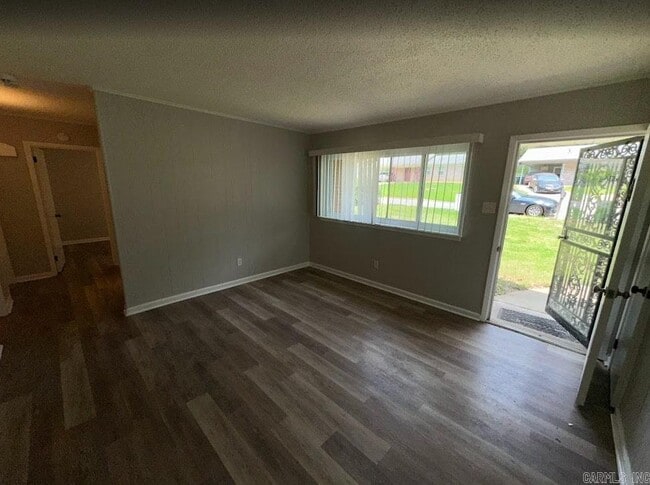 Building Photo - 7409 Skylark Dr