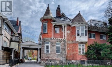 Building Photo - 661-661 Huron St