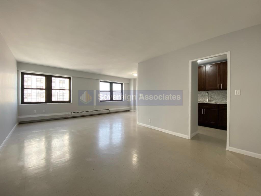 Primary Photo - 1370 Saint Nicholas Avenue