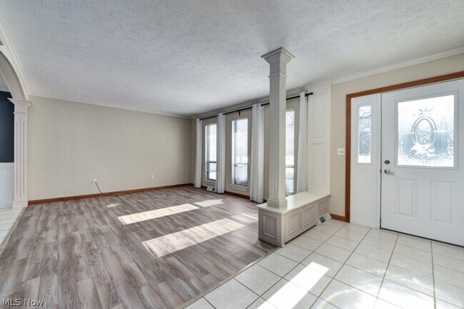 Building Photo - 13286 Boston Rd
