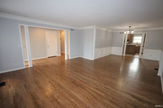 Building Photo - 8231 Lake Terrace Dr