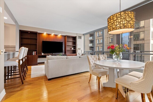 Foto del edificio - 600 N Lake Shore Dr