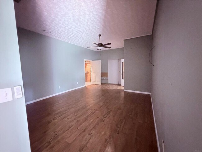 Foto del edificio - 8061 Central Plank Rd