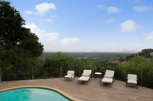 Foto del edificio - 2311 Camino Alto Rd