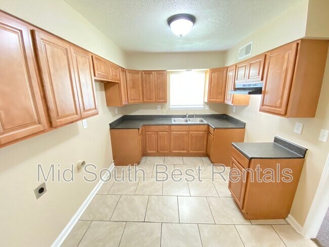 Building Photo - 911 Chesterton Dr