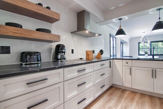 Building Photo - 2770 Polo Island Dr