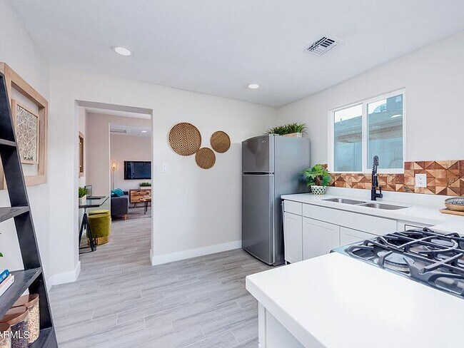 Foto del edificio - 2040 E Monte Vista Rd