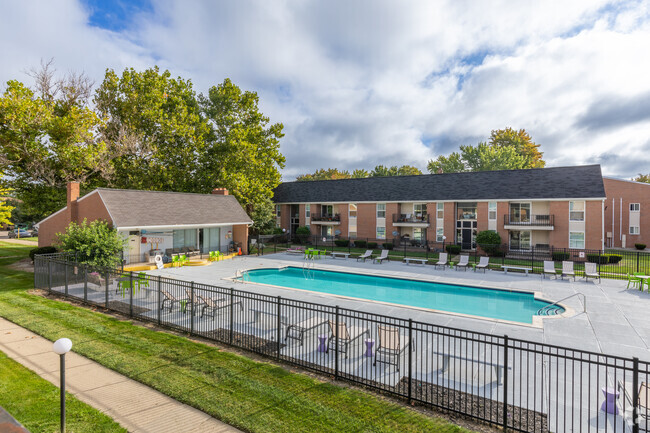 Building Photo - Kings Pointe Apartments - Warren, MI